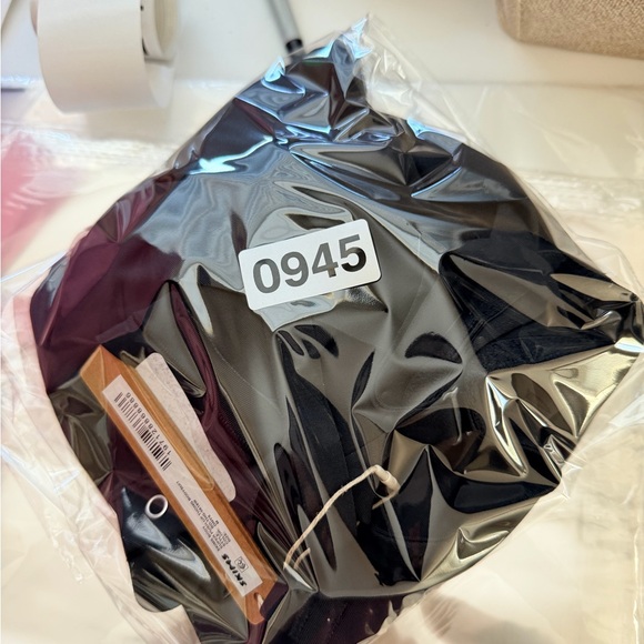 SKIMS Body Super Onyx Push Up Thong Shaping Bodysuit - Size M BD-THG-5618W - Picture 4 of 4